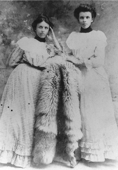photograph of Levie Alice and Mary Lula Chanlder