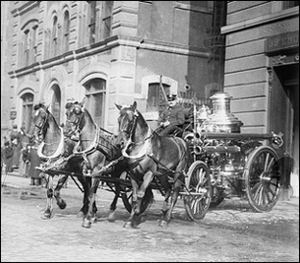 image of horsedrawn fire engine in New York from Library of Congress